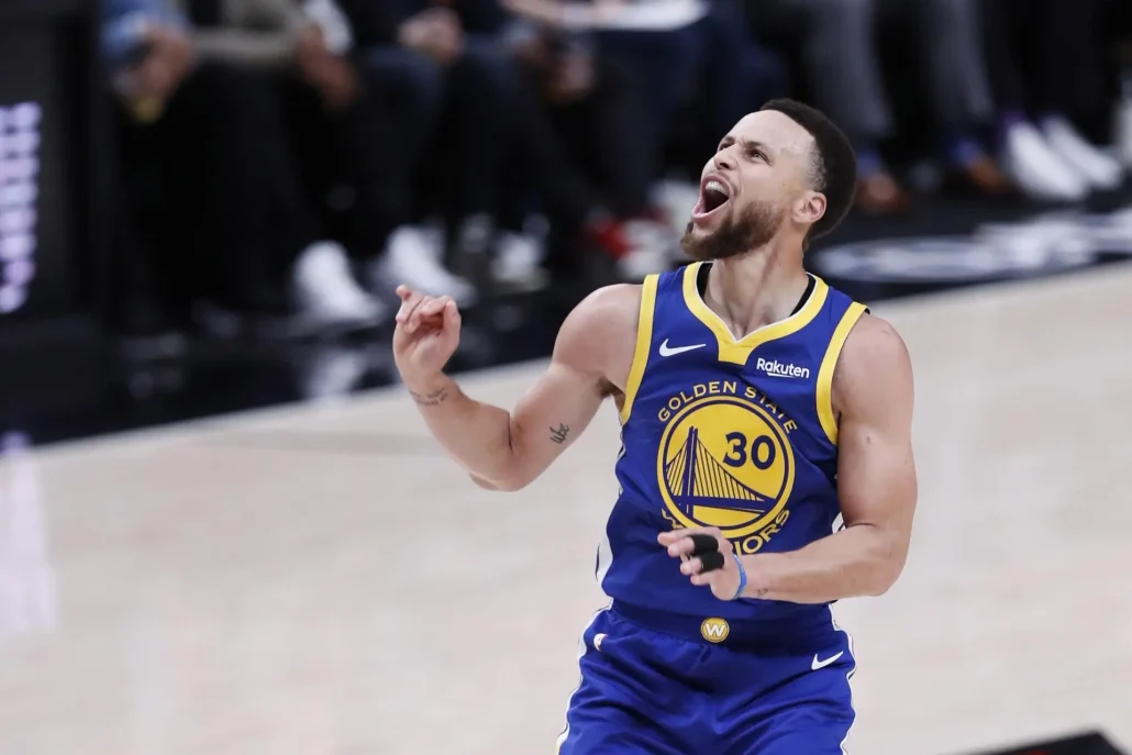 Curry gana premio a mejor jugador en los finales apretados de la NBA