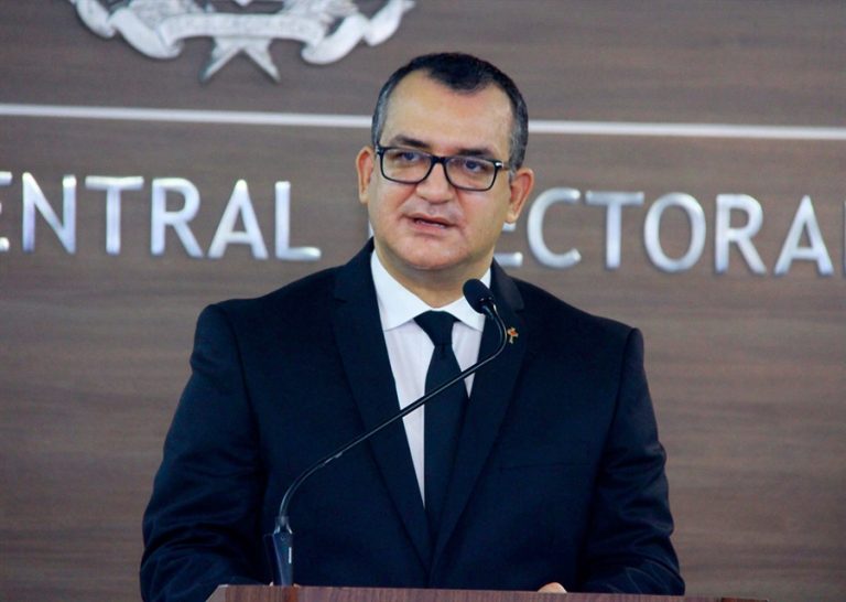 Presidente de la JCE llama a ejercer masculinidad responsable y educar sin violencia