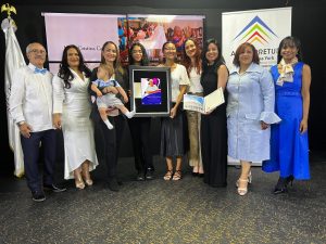 Con homenaje póstumo a María Cristina Camilo, Adompretur juramento la nueva direccitiva de la filial Nueva York