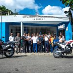 Propeep dona dos motocicletas al destacamento de la Policía Nacional en La Zurza II para fortalecer la seguridad en la zona
